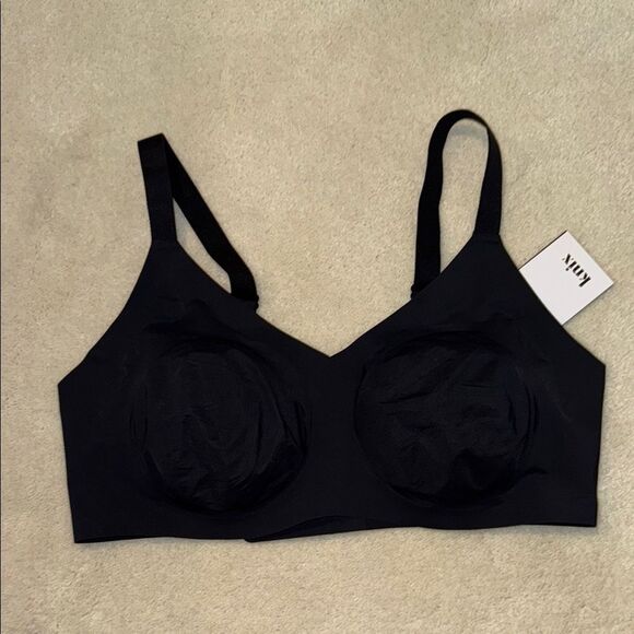 Knix Women's Black Padded V-Neck Evolution Bra - Sizes: 7-NWT - Picture 1 of 8